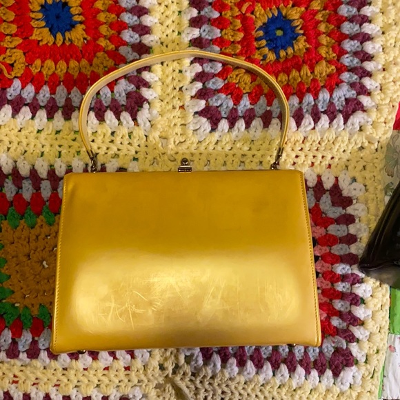 Vintage Handbags - Vintage Yellow Mar-Shel Handbag 💛